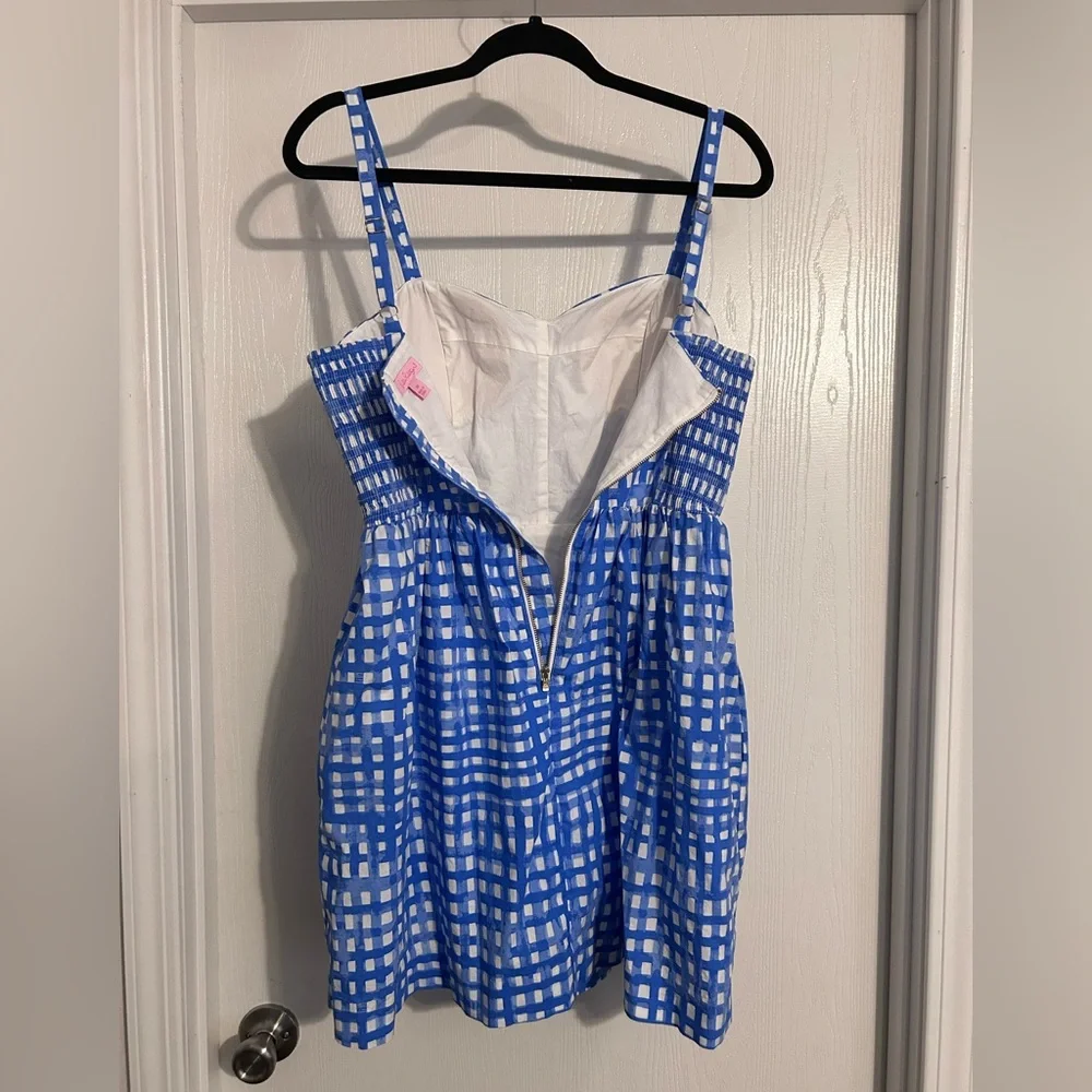 Lilly Pulitzer | Blue and White Patterned Mini Dress | Size 10 - Picture 5 of 5